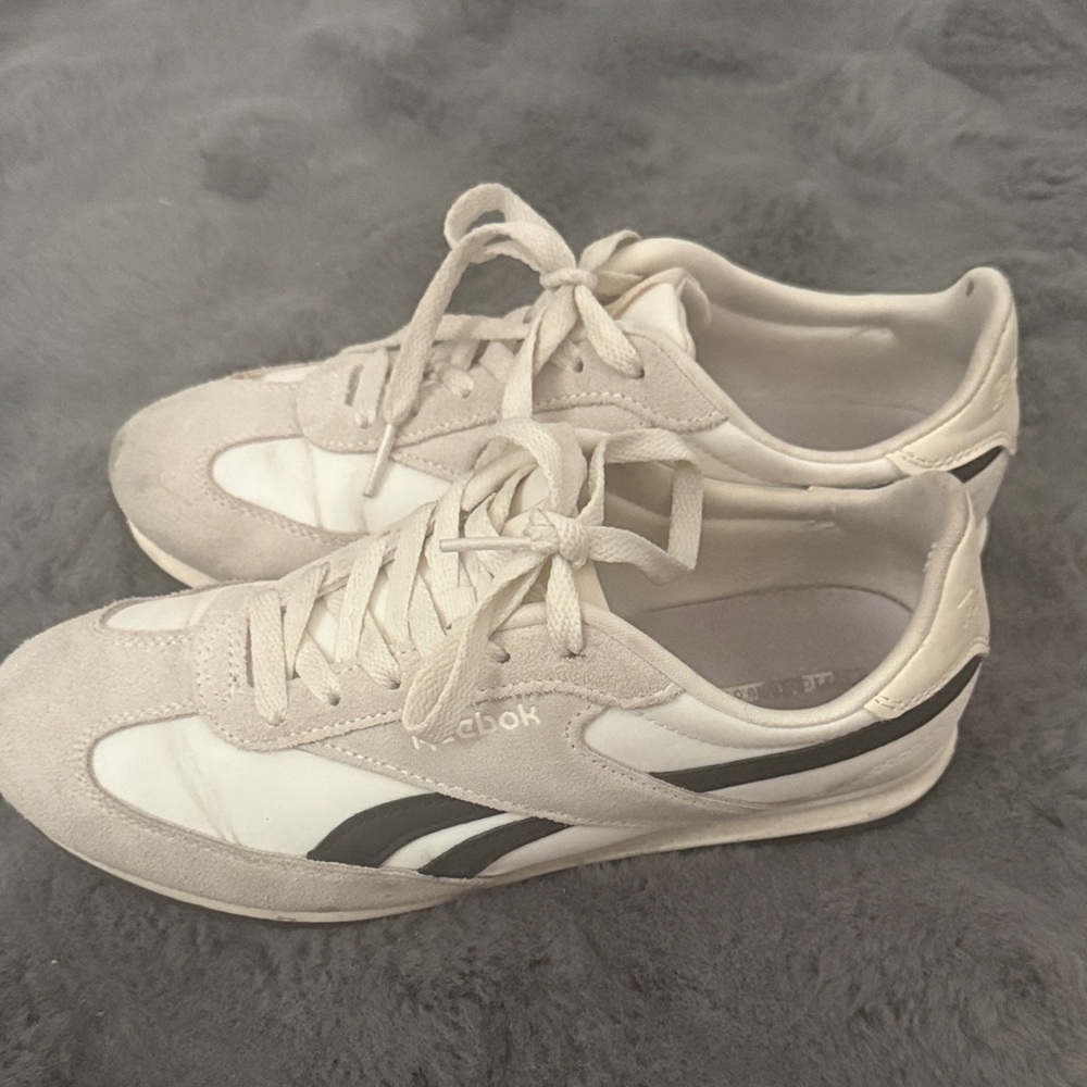 Reebok Women's Cream and Black Sneakers - Women’s Size 8